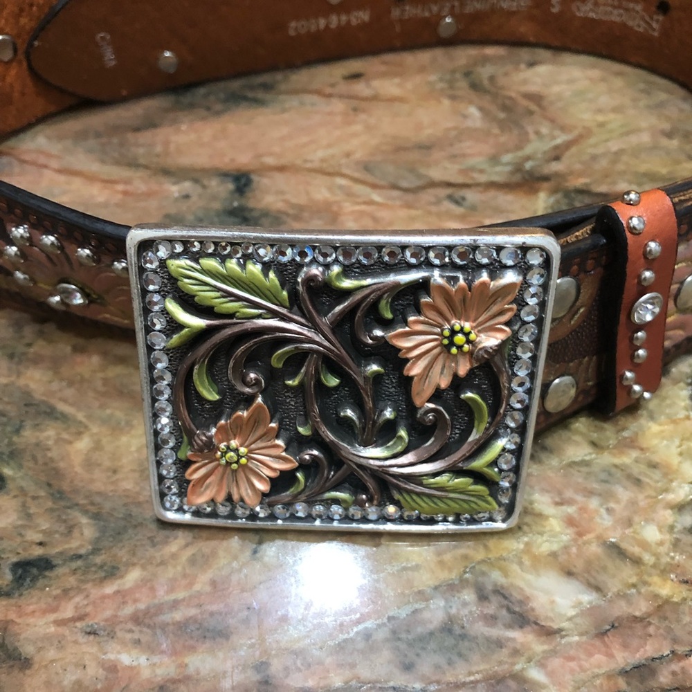 Leather belt.